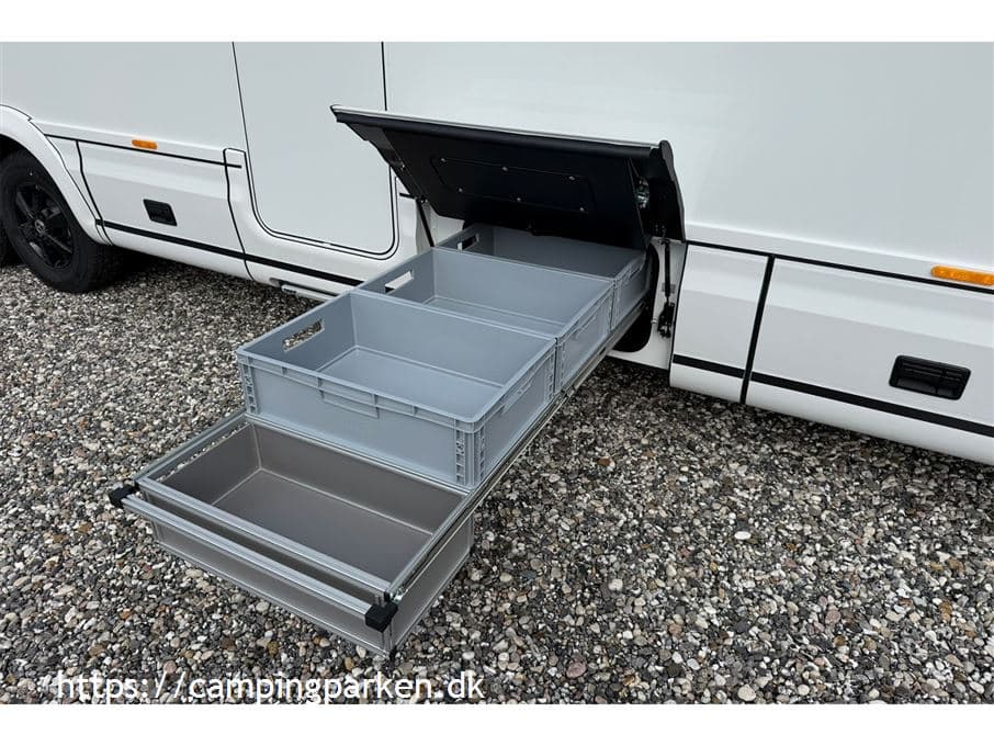 Niesmann+Bischoff Arto 88E - miniature 1