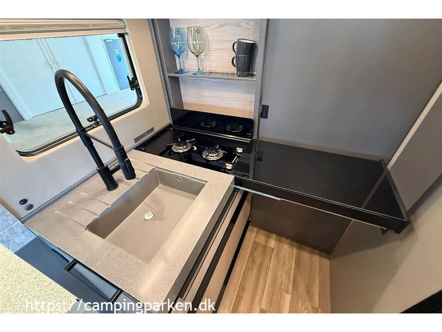 Niesmann+Bischoff iSmove 6.9E - miniature 1