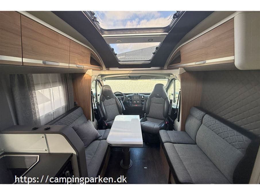 Adria Coral Axess 670 DL - miniature 1
