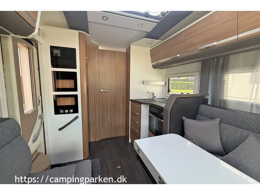 Adria Coral Axess 670 DL - miniature 1