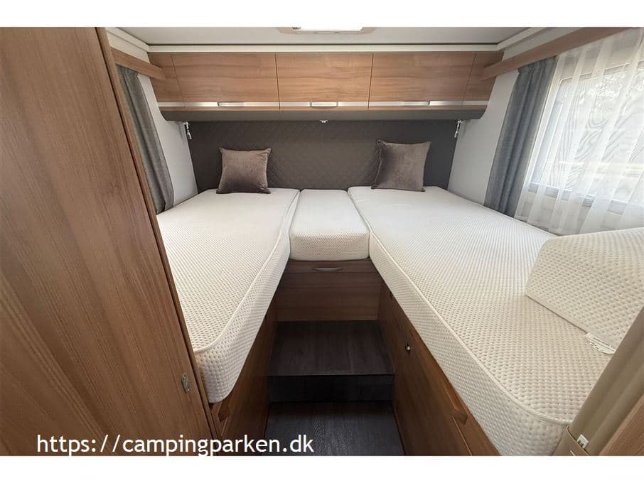 Adria Coral Axess 670 DL - miniature 1