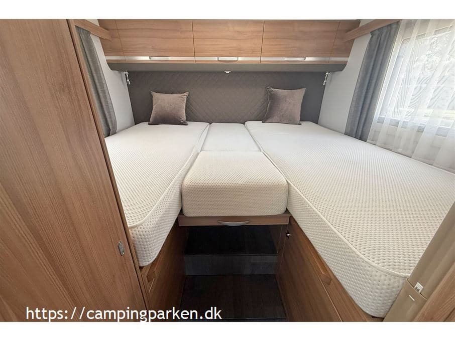 Adria Coral Axess 670 DL - miniature 1