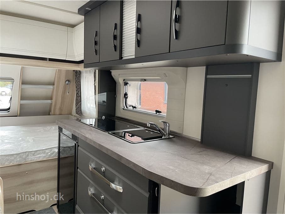 Hobby De Luxe 440 SF - miniature 1
