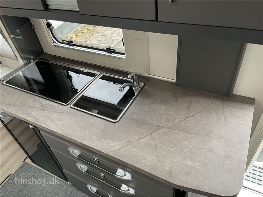 Hobby De Luxe 440 SF - miniature 1