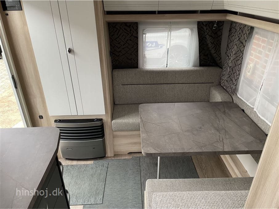 Hobby De Luxe 440 SF - miniature 1