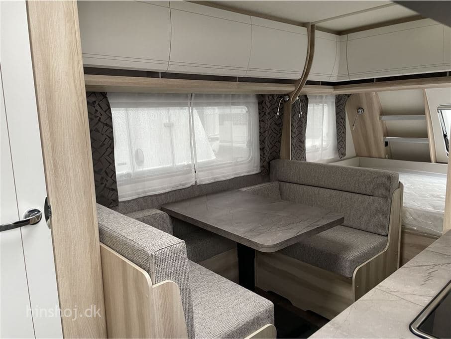 Hobby De Luxe 490 KMF - miniature 1