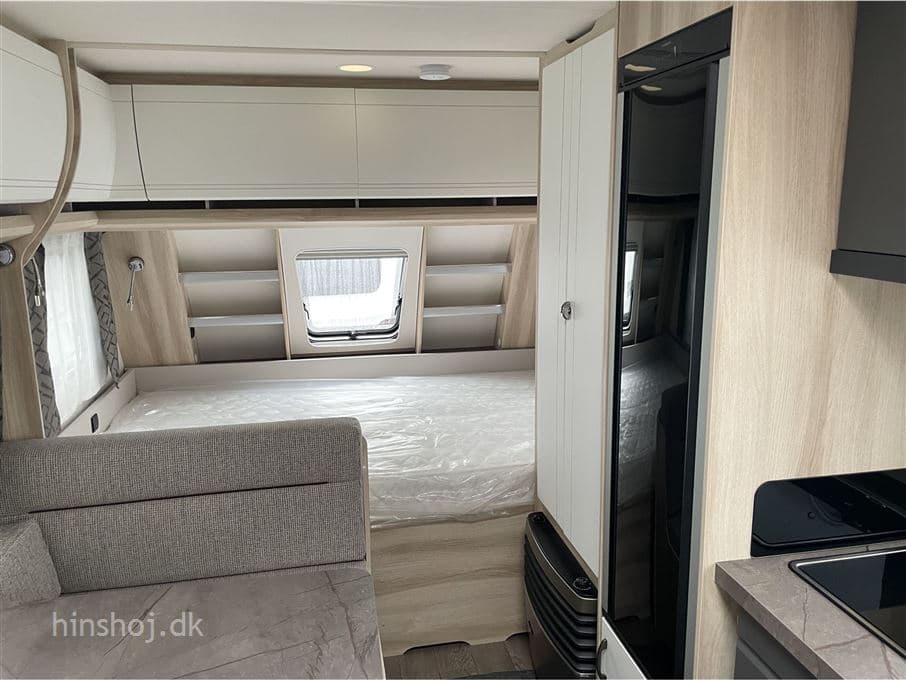 Hobby De Luxe 490 KMF - miniature 1