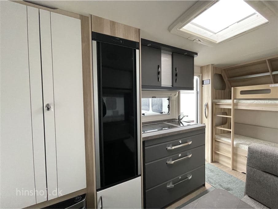 Hobby De Luxe 490 KMF - miniature 1