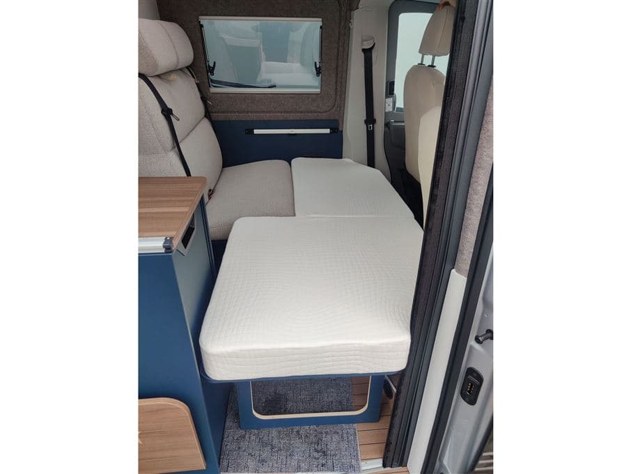 Eriba Car 600 Deep Ocean Blue First Edition - miniature 1