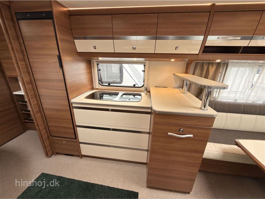 Dethleffs Nomad 590 RF - miniature 1