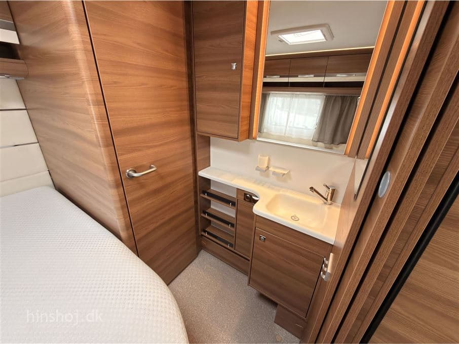 Dethleffs Nomad 590 RF - miniature 1
