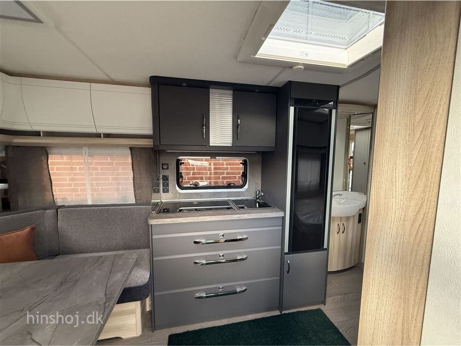 Hobby De Luxe 460 UFe - miniature 1