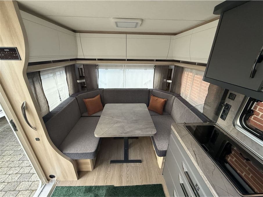 Hobby De Luxe 460 UFe - miniature 1
