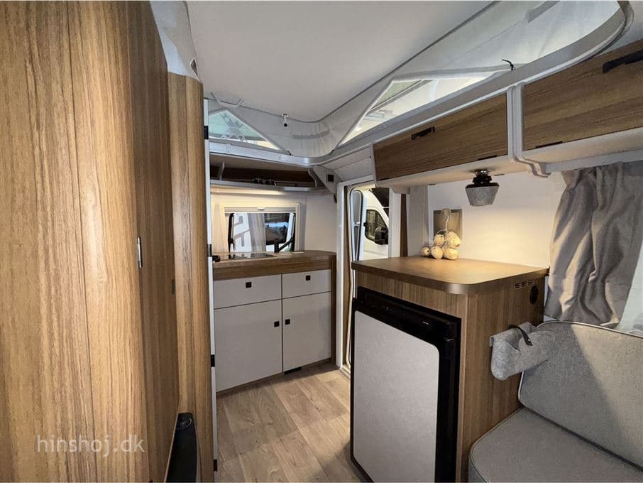 Eriba Touring 320 Legend - miniature 1