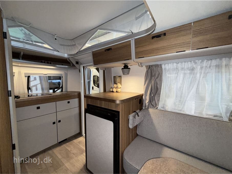 Eriba Touring 320 Legend - miniature 1