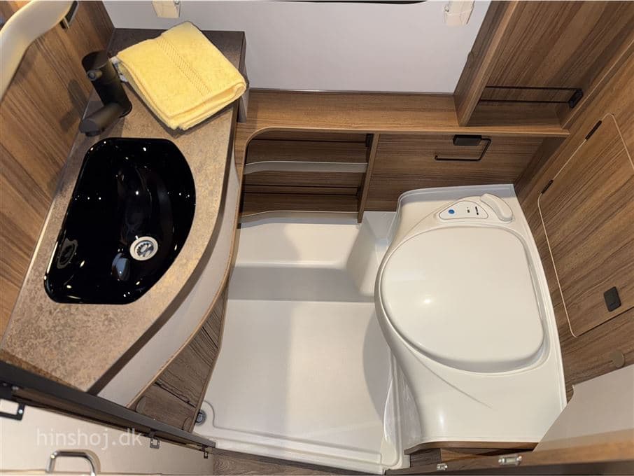 Eriba Touring 320 Legend - miniature 1