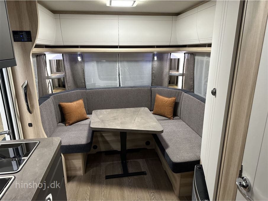 Hobby De Luxe 495 UL - miniature 1