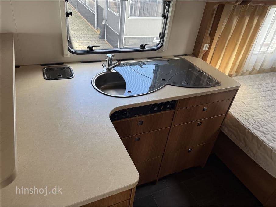 Dethleffs Nomad 560 FR - miniature 1