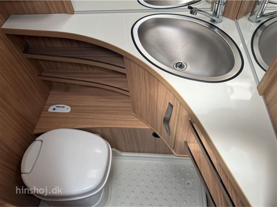 Hymer Exciting 471 - miniature 1