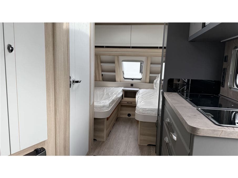 Hobby De Luxe 495 UL - miniature 1