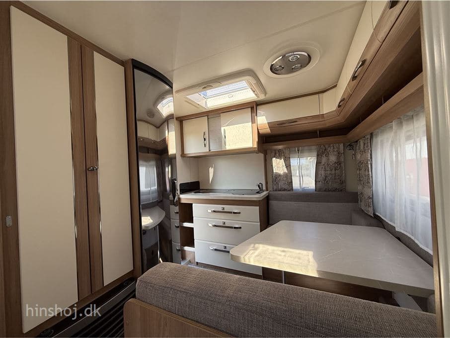 Hobby De Luxe 400 SFE - miniature 1