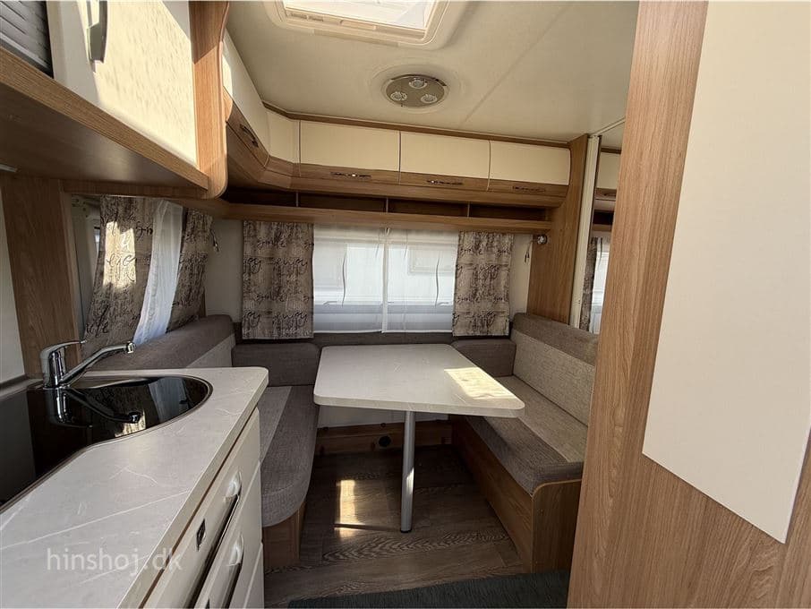 Hobby De Luxe 400 SFE