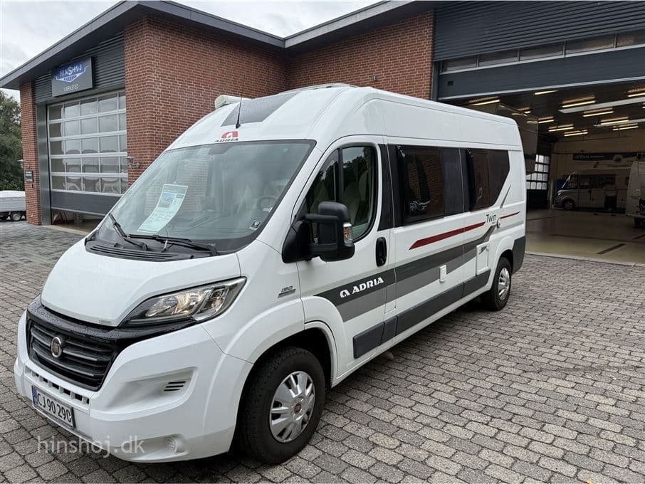Adria Twin 600 SP - miniature 1