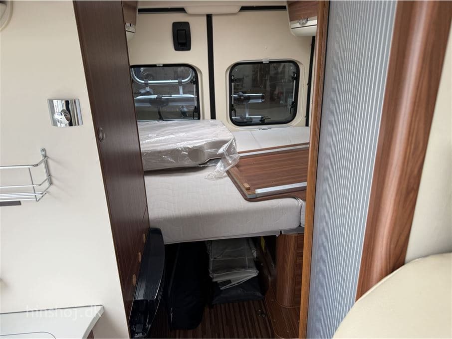 Adria Twin 600 SP - miniature 1