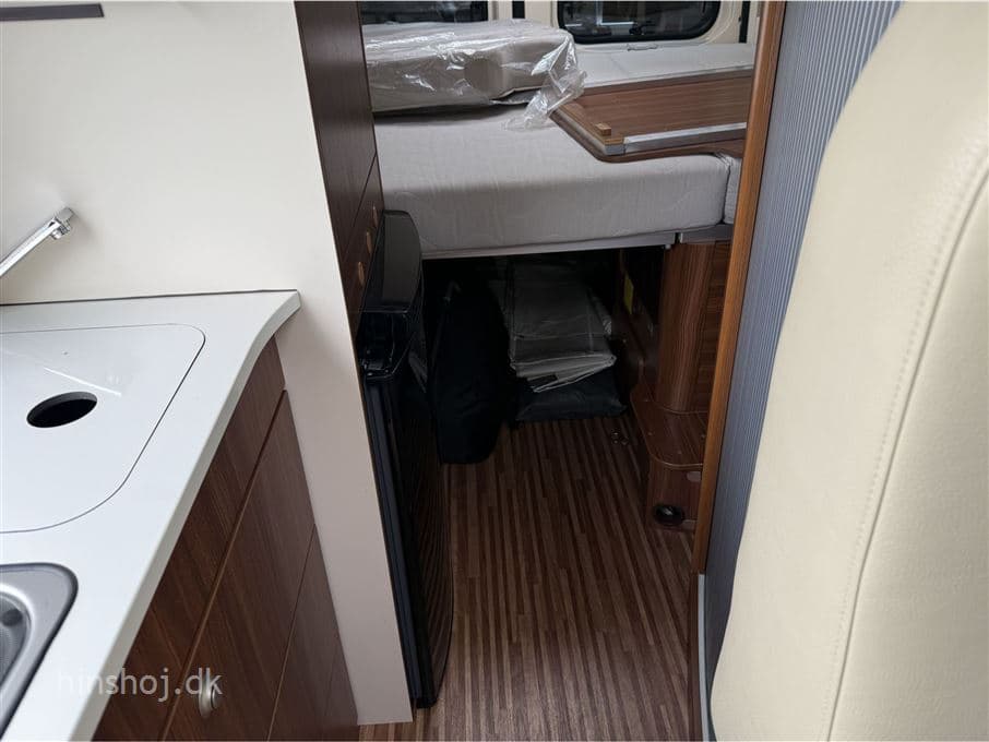 Adria Twin 600 SP - miniature 1