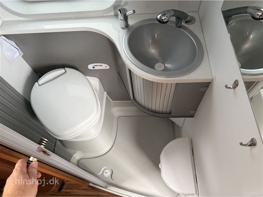 Adria Twin 600 SP - miniature 1