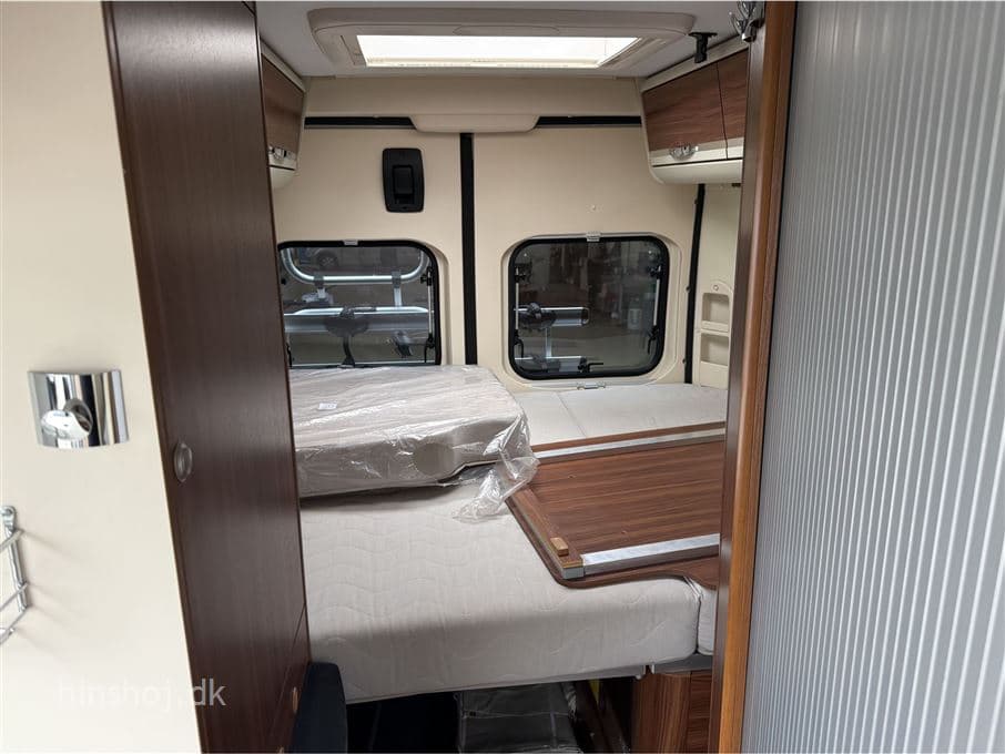 Adria Twin 600 SP - miniature 1