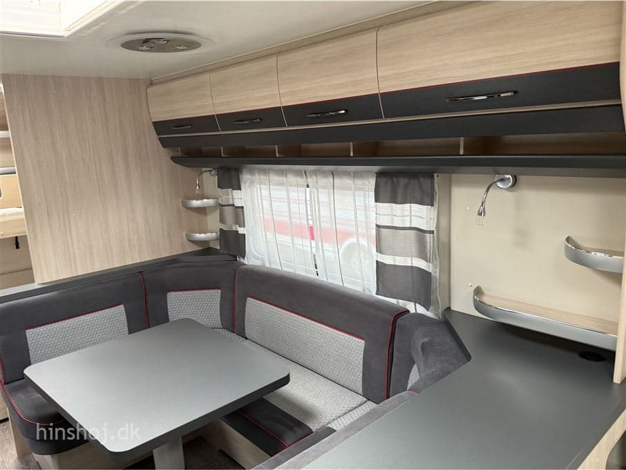 Hobby De Luxe Edition 560 Kmfe - miniature 1