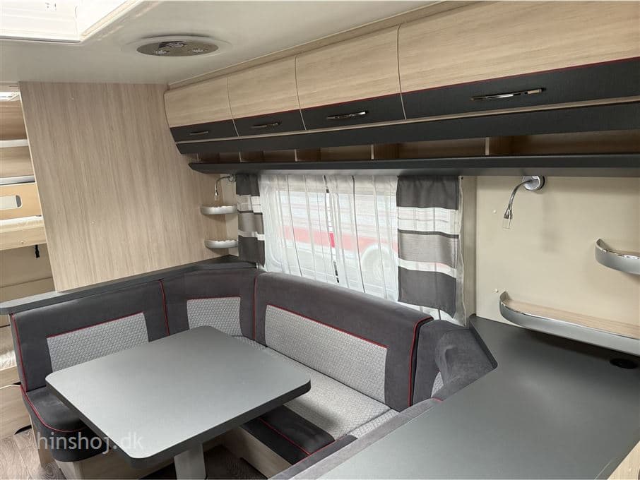 Hobby De Luxe Edition 560 Kmfe - miniature 1