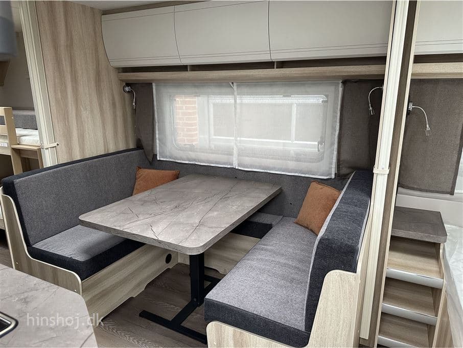 Hobby De Luxe 545 KMF - miniature 1