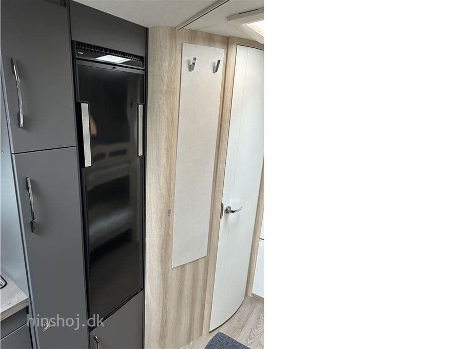 Hobby De Luxe 545 KMF - miniature 1