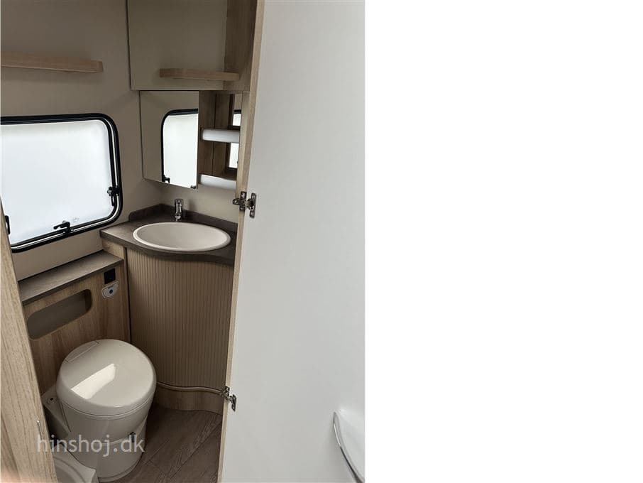 Hobby De Luxe 545 KMF - miniature 1