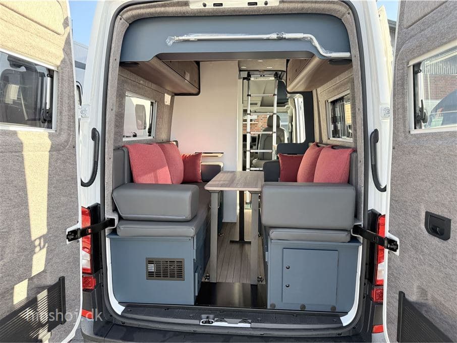 Eriba Car 602 Cherry RED - miniature 1