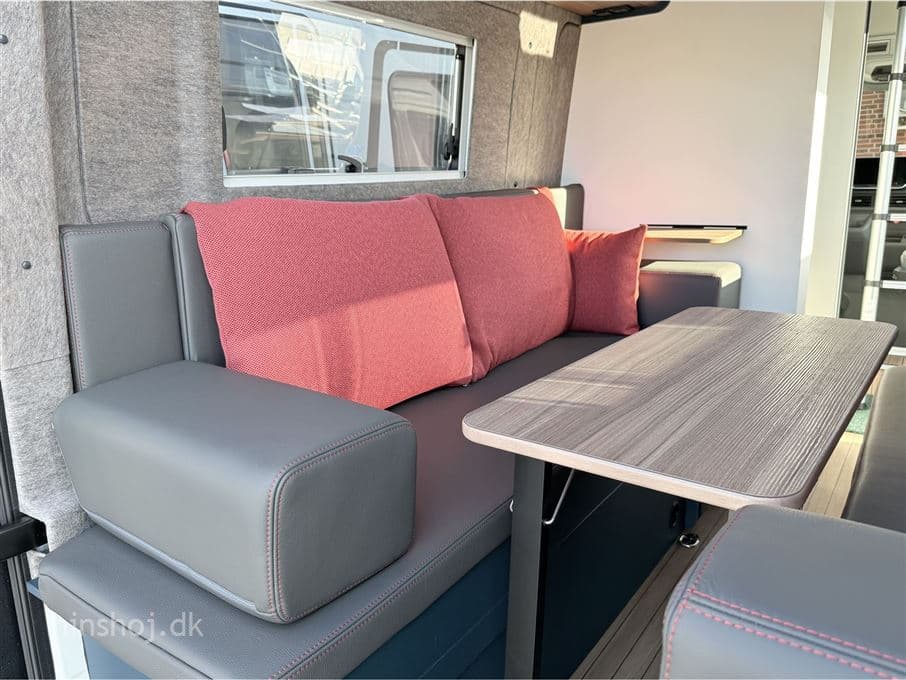 Eriba Car 602 Cherry RED - miniature 1