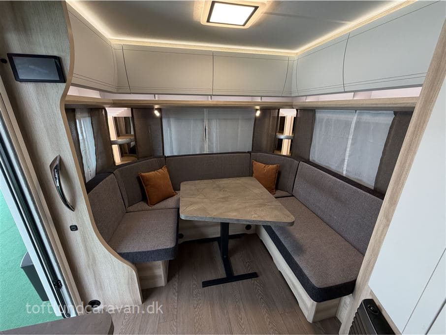 Hobby De Luxe 495 UL - miniature 1