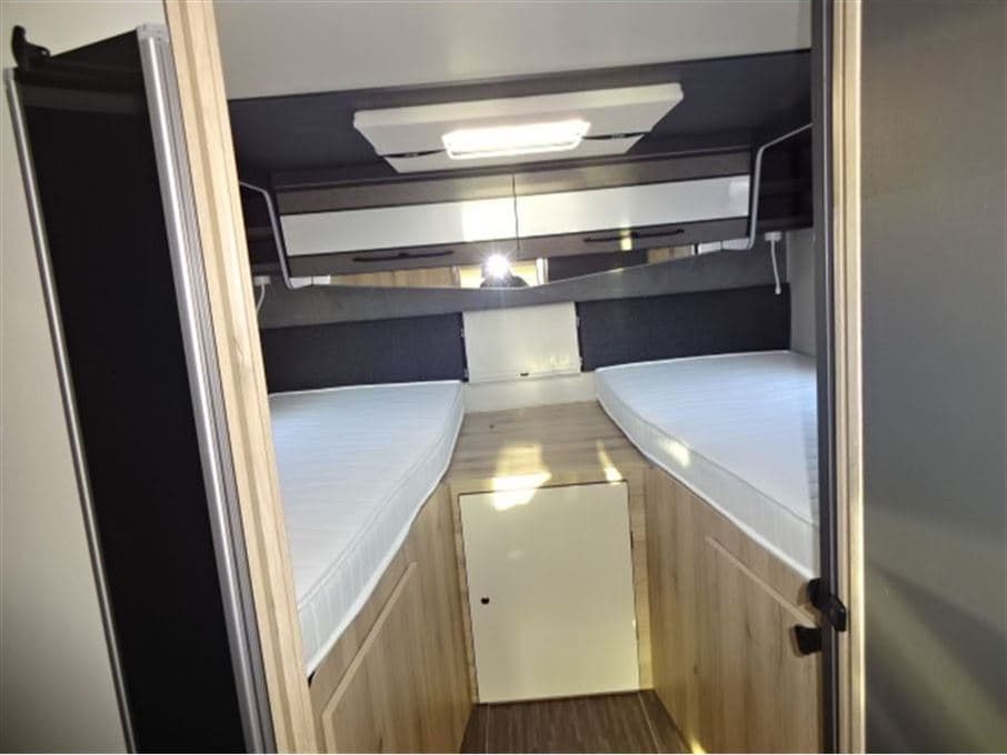 Elnagh T-Loft 532 - miniature 1