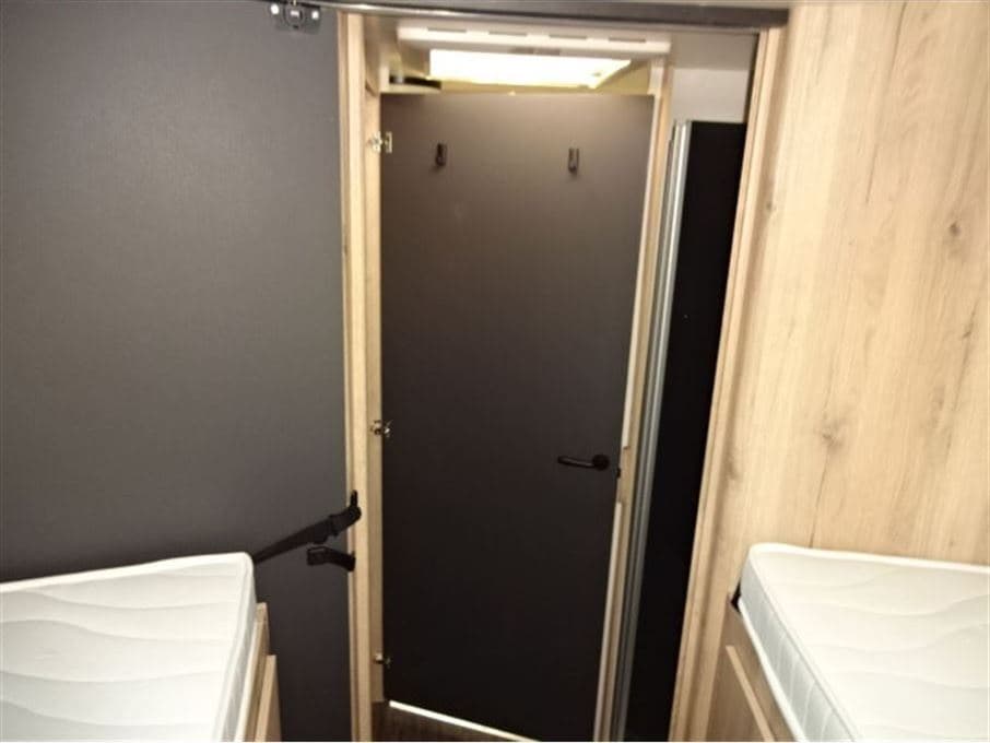 Elnagh T-Loft 532 - miniature 1