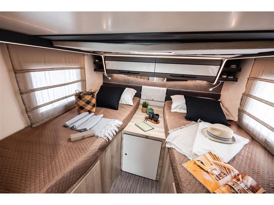 Elnagh T-Loft 532 - miniature 1