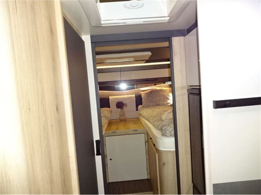 Elnagh T-Loft 529 - miniature 1