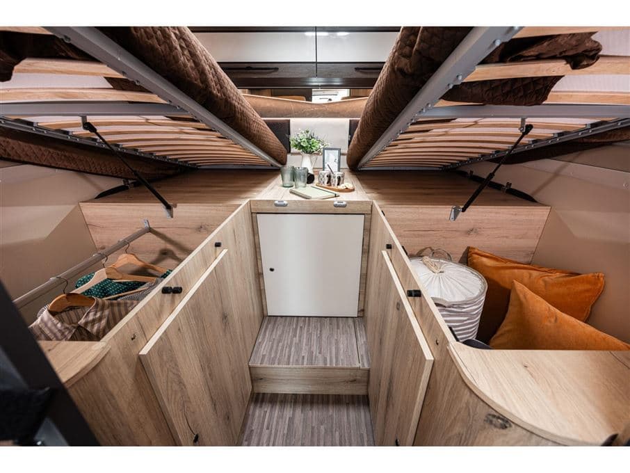 Elnagh T-Loft 529 - miniature 1