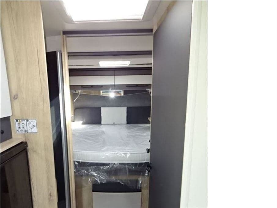 Elnagh T-Loft 582 - miniature 1