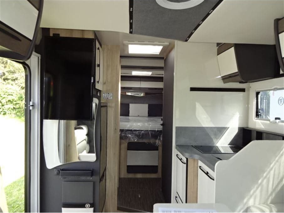 Elnagh T-Loft 582 - miniature 1