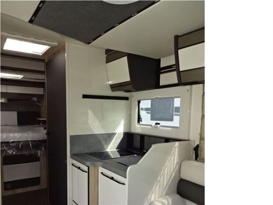 Elnagh T-Loft 582 - miniature 1