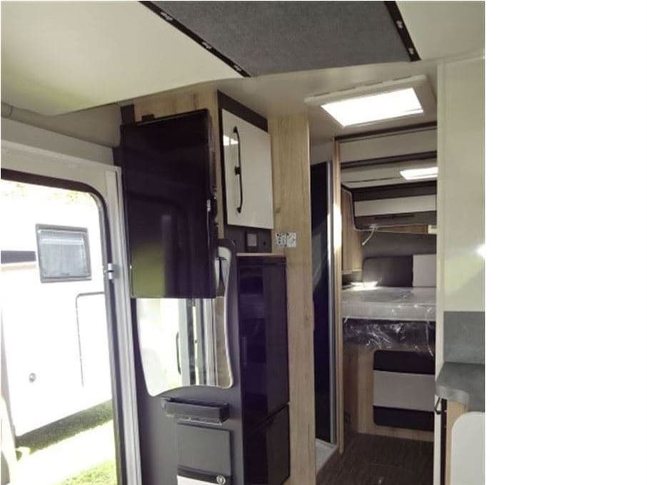 Elnagh T-Loft 582 - miniature 1