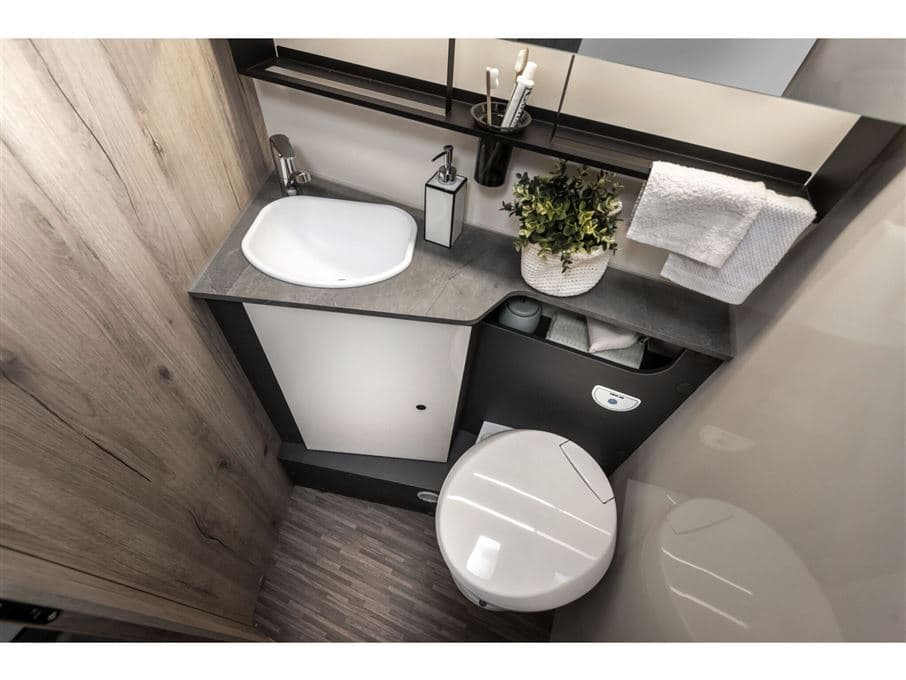 Elnagh T-Loft 582 - miniature 1
