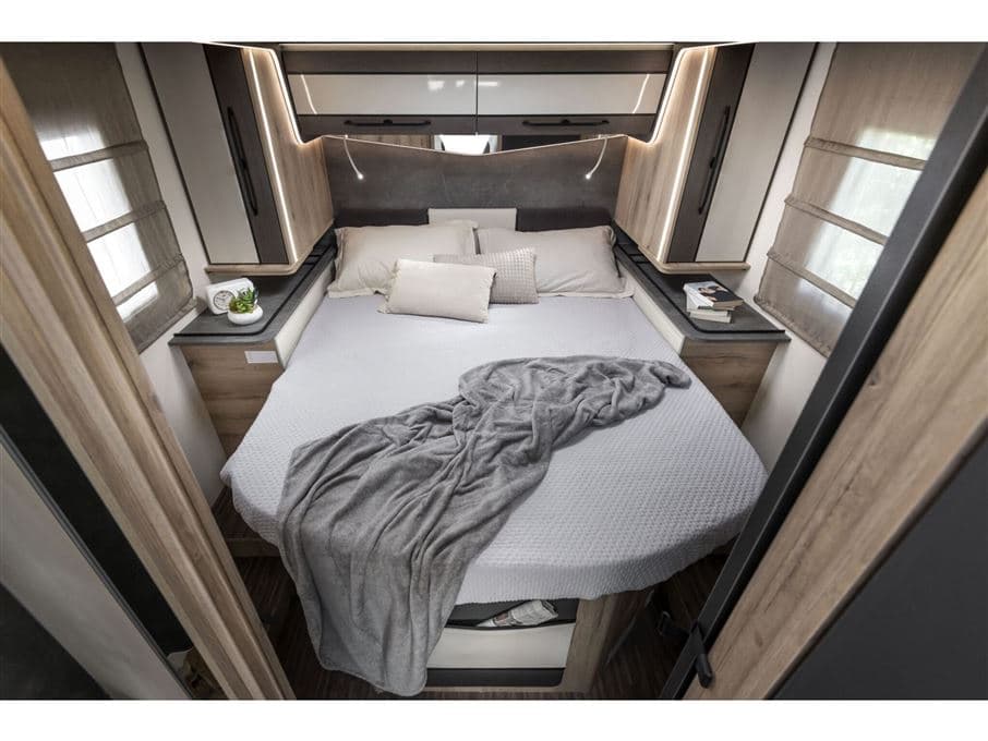 Elnagh T-Loft 582 - miniature 1